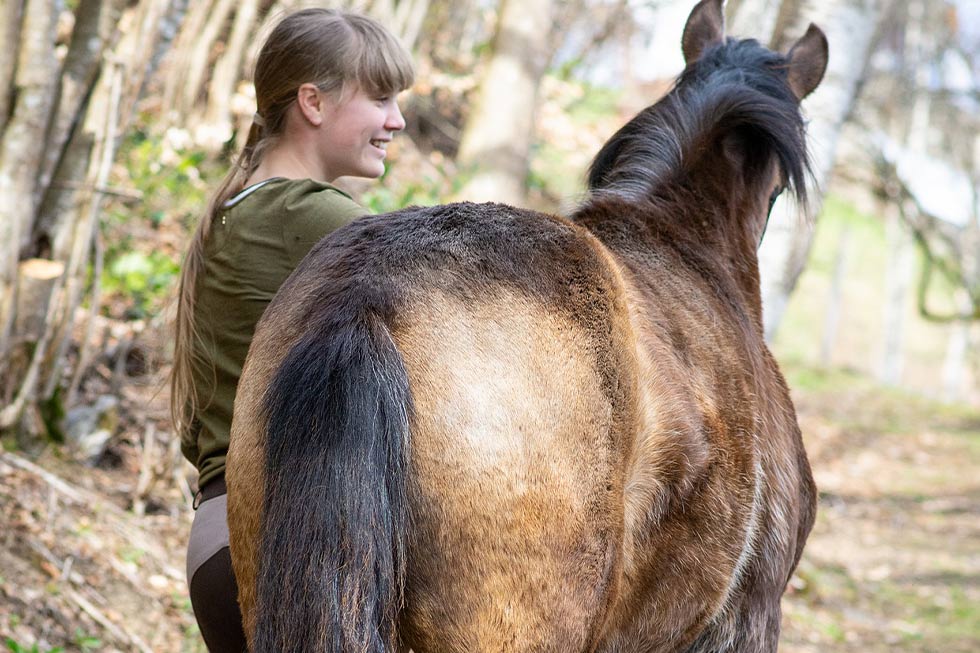 Mädchen mit Pferd